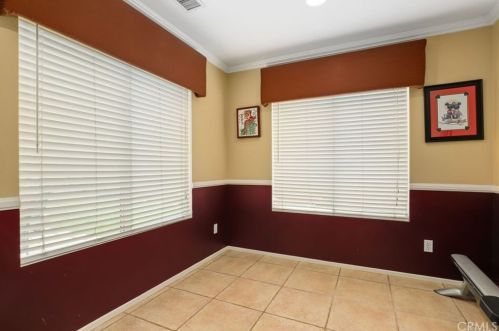 12595 Orangeblossom Ln, Riverside CA  92503-7058 exterior