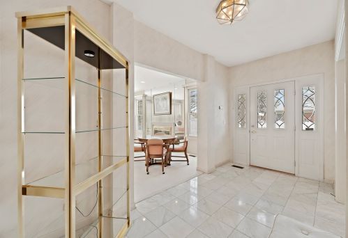 101 Radcliffe Ct, Glenview, IL 60026-5925