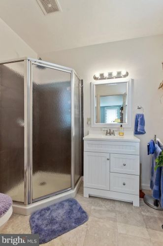 564 Broadway, Hanover PA 17331-2504 exterior