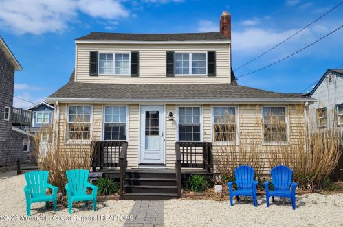 5 Pennsylvania Ave, Lavallette, NJ 08735-2431