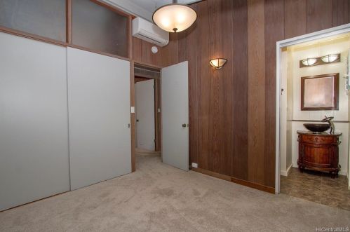 2370 Aina Lani Pl, Honolulu HI  96822-2025 exterior