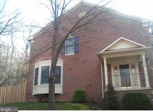 7549 Westmore Dr, Springfield VA  22150-4271 exterior