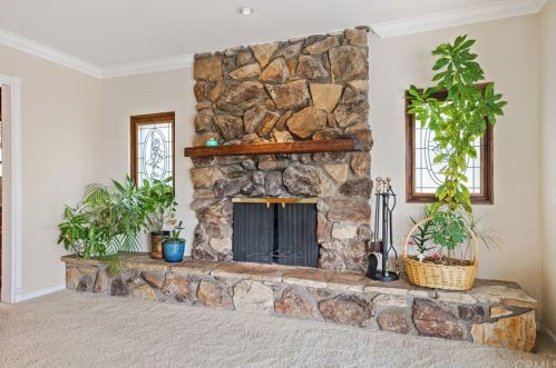 2440 Glenoaks Ave, Anaheim CA 92801-3225 exterior