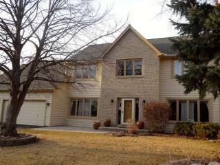 723 Bridle Rdg Rd, Saint Paul MN  55123-1680 exterior