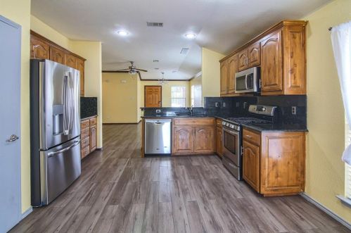 2124 Charmion Ln, Fort Worth TX  76131-1607 exterior