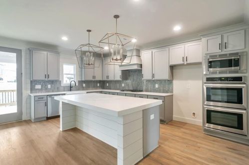 5607 Meadow View Dr, Jefferson, GA 30549-9600