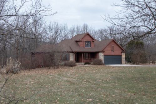 921 River Rd, Valley View, IL 60145-8266