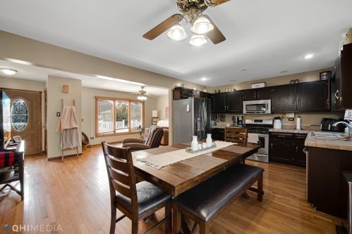1846 Bataan St, Joliet, IL 60435-8514