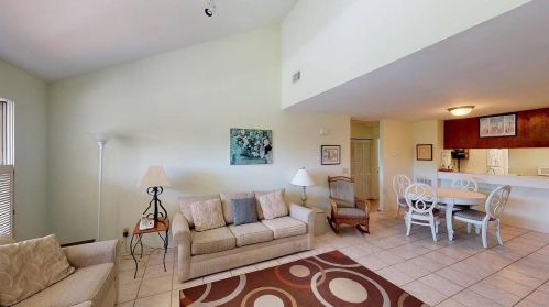 6 Ocean Park Ct, Isle Of Palms SC  29451-2244 exterior