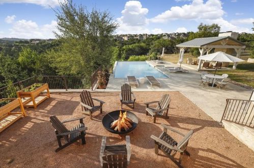 3314 Far View Dr, Austin TX  78730-3303 exterior