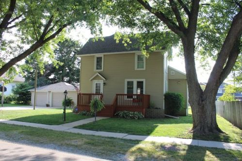 630 Myrtle Ave, Farm Ridge, IL 61325-9684