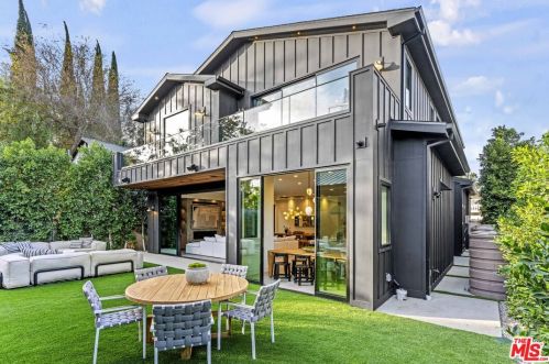 15754 Morrison St, Van Nuys CA  91436-1544 exterior