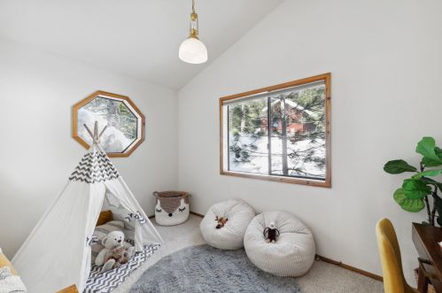 11400 Sitzmark Way, Truckee CA  96161-6129 exterior