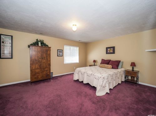 4662 8450, Taylorsville UT exterior