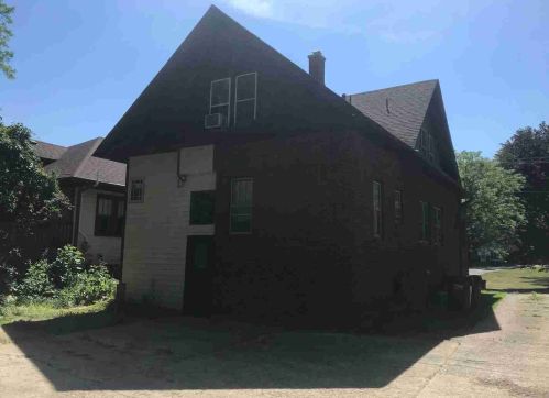 93 Elmhurst St, Bull Valley, IL 60014-4392