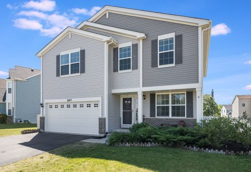 847 Timber Lake Dr, Antioch, IL 60002-6221