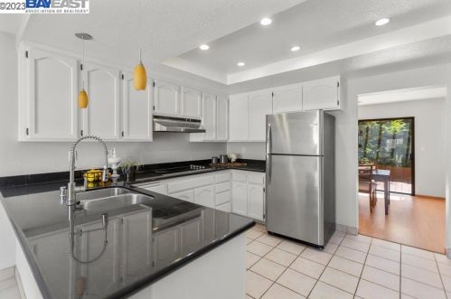 2705 Gamble Ct, Hayward, CA 94542-2401