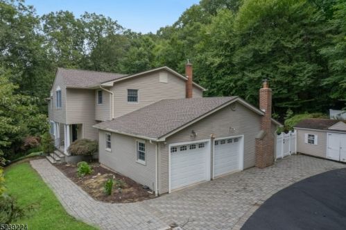 14 Hedwig Ave, Parsippany, NJ 07834-1421