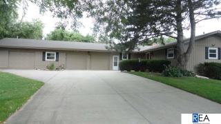 21923 Rustic Ridge Rd, Omaha, NE 68022-1770