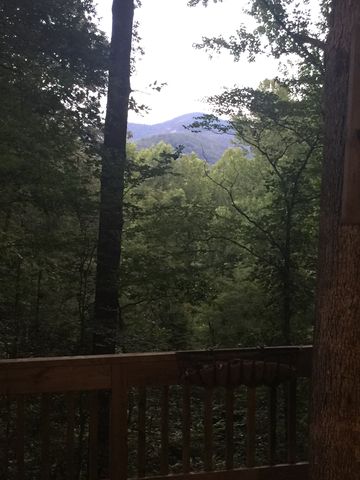 222 Belvoir Dr, Pickens, SC 29671-8348