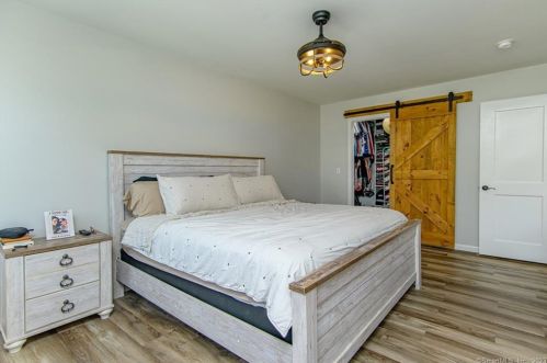 15 Bartlett Meadow Dr, Killingly CT  06241-1847 exterior