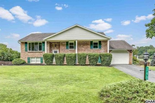 340 Hickory Rd, Carlisle, PA 17015-9702