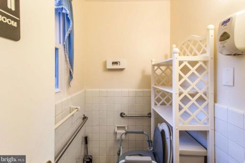 12606 Meadowood Dr, Silver Spring MD 20904-2928 exterior