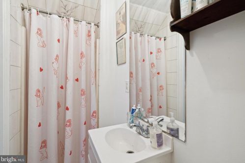 1522 4 St, Philadelphia PA 19148-1303 exterior