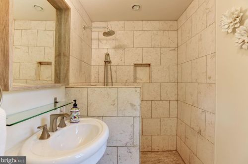 200 Franklin Ave, Silver Spring MD 20901-3444 exterior