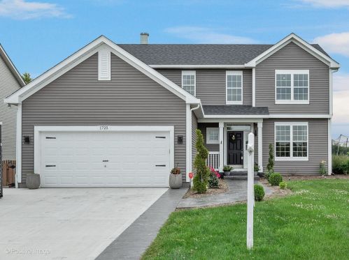1725 Ariana Dr, Hanover Park, IL 60103-2314