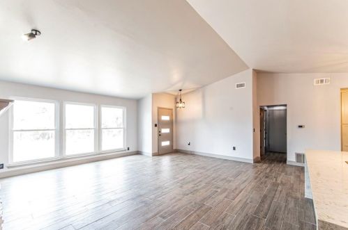 9600 Claxton Dr, Austin TX  78736-2911 exterior