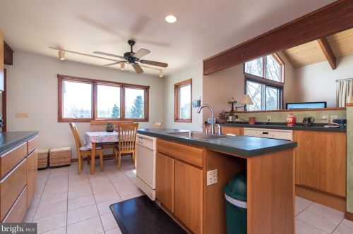 80 Quinn Lea Rd, Harpers Ferry WV 25425-5372 exterior