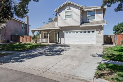 1689 Mills Dr, Los Banos, CA 93635-5389