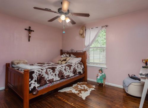 2810 Altman Dr, Irving TX  75062-4229 exterior