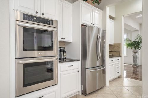 16550 Catalonia Dr, Riverside CA  92504-8701 exterior
