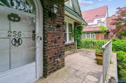 256 Grove St, Teaneck, NJ 07666-3214