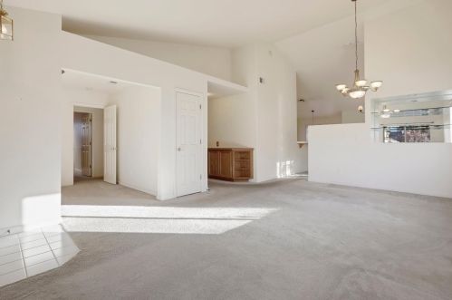 6530 Kenbridge St, Elk Grove, CA 95758-6313