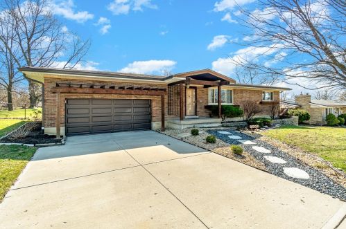 3501 Gailynn Dr, Cincinnati, OH 45211-2511