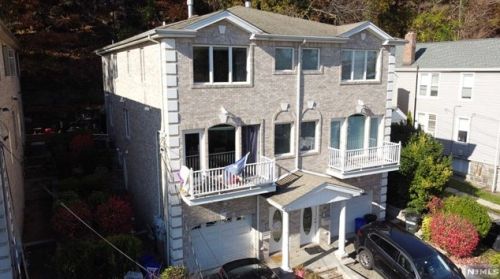 694 Undercliff Ave, Edgewater NJ  07020-1454 exterior