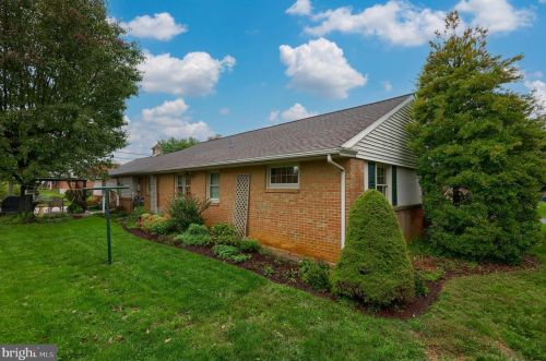 1926 Drexel Ave, Lancaster PA  17602-3302 exterior