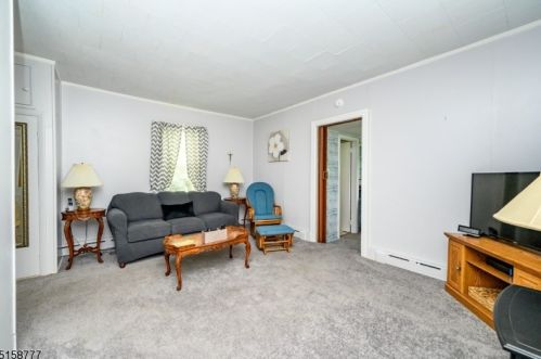 6 Dogwood Ln, Princeton NJ  08540-8439 exterior