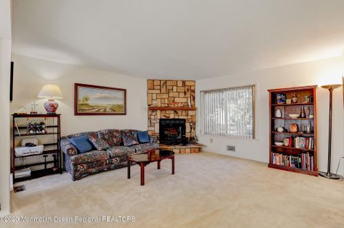 81 Diamond Ln, Old Bridge, NJ 08857-3317