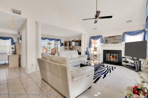 178 Old Orch Ln, Tinton Falls NJ 07712-2570 exterior