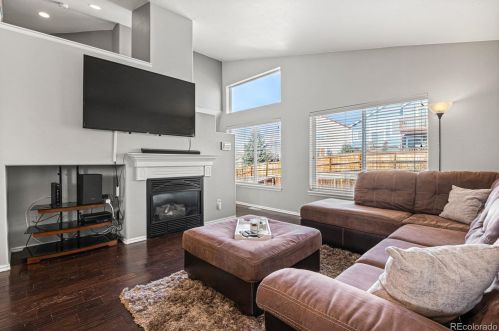 5162 Nepal Way, Aurora CO 80015-6403 exterior