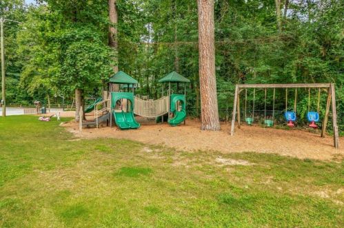 7290 Hunters Br Dr, Atlanta GA  30328-1719 exterior