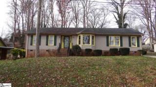 29 Castle Dr, Greenville, SC 29605-3204