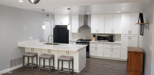 966 Stanford Dr, Simi Valley, CA 93065-5659