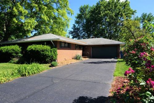 2304 Welland Dr, Champaign, IL 61821-1105