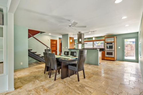 218 Koko Isle Cir, Honolulu, HI 96825-1823