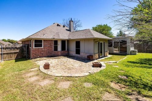 5736 Straightaway Dr, Fort Worth TX  76117-1594 exterior